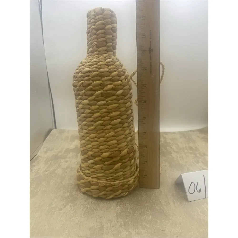 Vtg Hanging Raffia Wine Bottle Holder Woven Basket Travel Carrier 4.5”X 12” T
